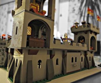 [Bild: LEGO@ Figuren från lucka 21 (7952) i borgen (7946)]